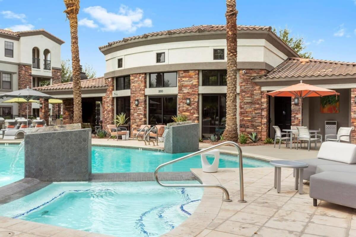 Cozysuites Glendale By The Stadium With Pool 02 Dış mekan fotoğraf